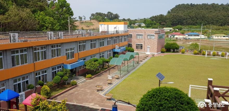 원산도의 광명초등학교