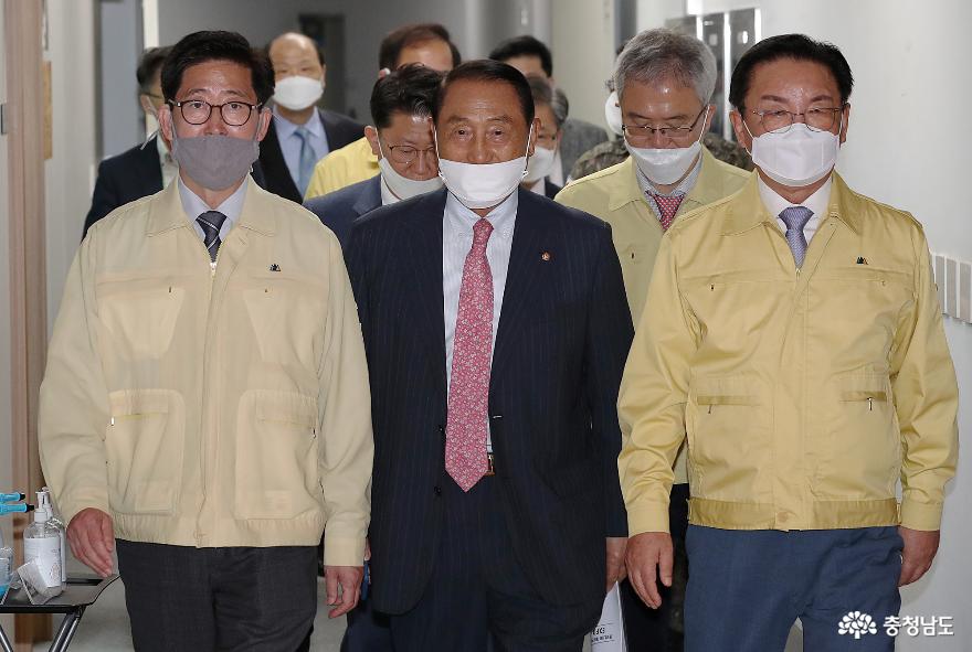 계룡세계군문화엑스포 1년 연기 3