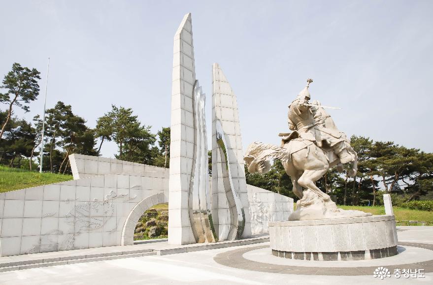 계백장군동상이 있는 충혼공원 사진