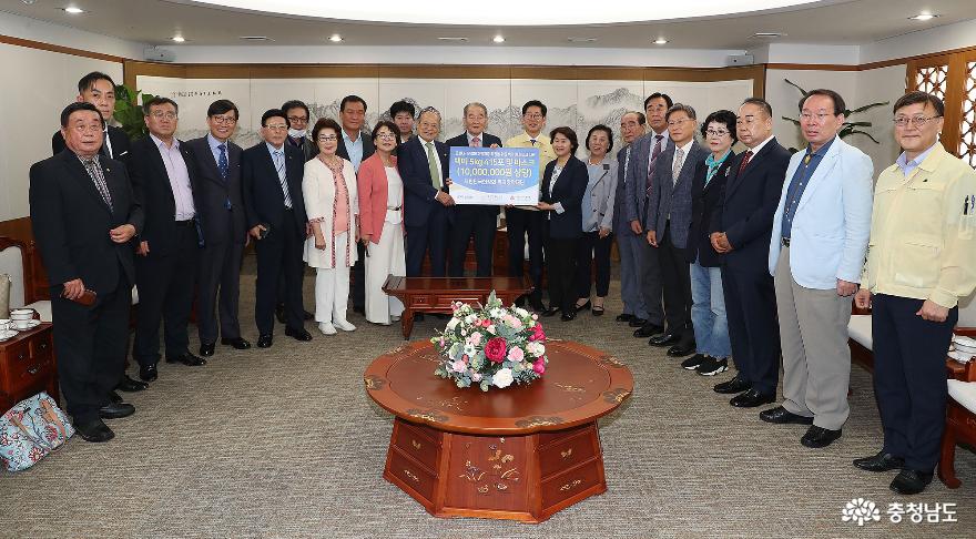 사회적 배려 계층 위한 쌀 415포대 기부 2