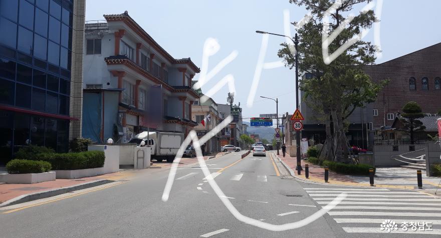 공주 감영 옥사는 현 공주보건소(옛 공주군청) 맞???편????? 있었???고 전한다.