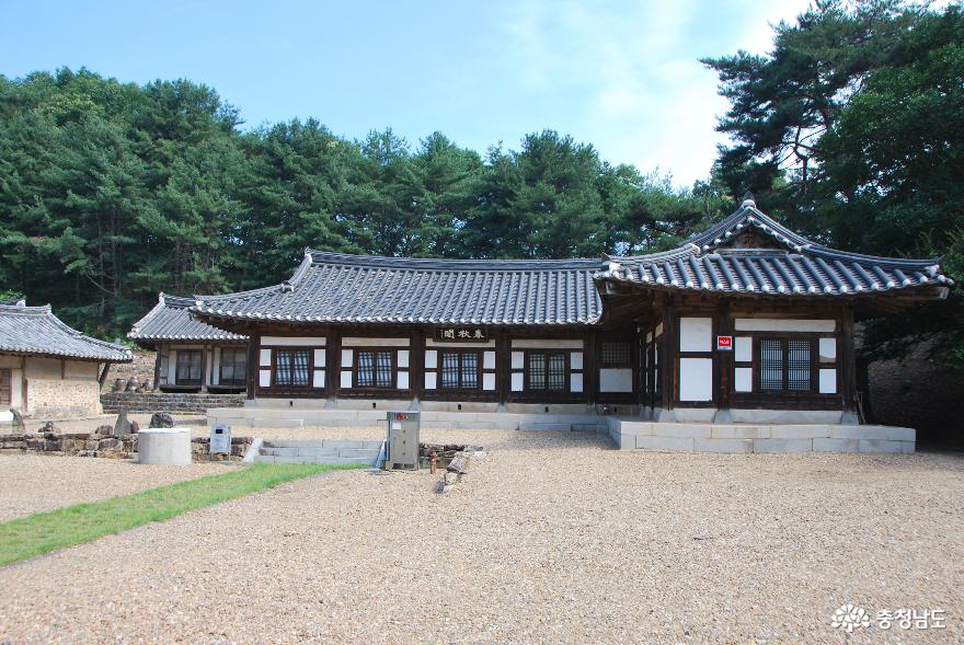 춘추각