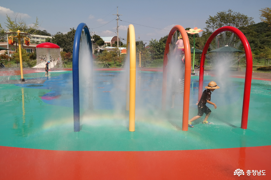 벌써 여름, 논산 시민공원 바닥분수 물놀이