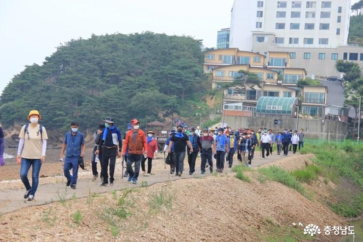 해변을 따라서