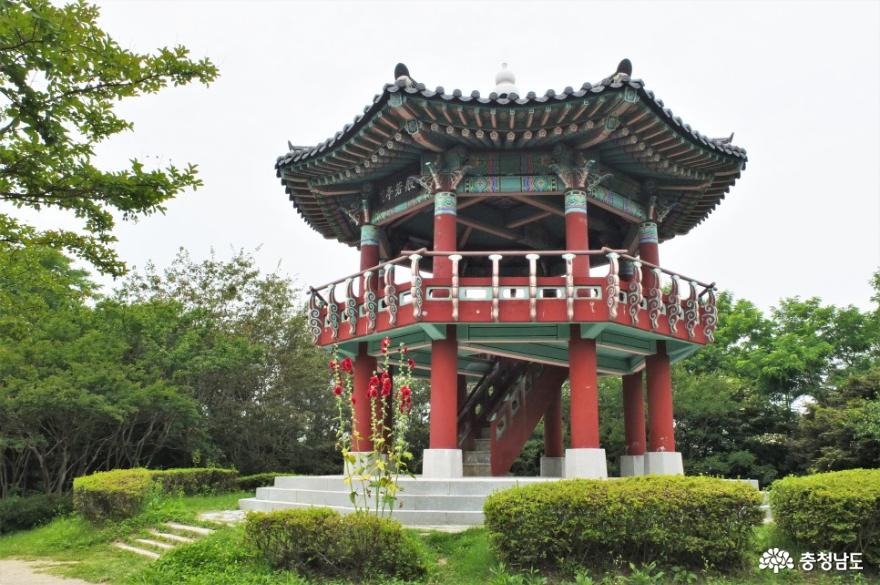 반야산 팔각정