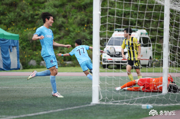 천안시축구단이적생들맹활약힘입어춘천에21승리 1