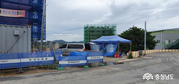 태안군 삭선3리 쇠평이마을 인근에 위치한 환경관리센터에는 태안에서 나오는 모든 생활쓰레기가 모이고 있다. 하루에 45톤을 소각할 수 있는 규모로 17년 동안 가동되어왔다.	   