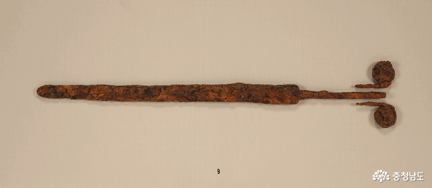 연기 용호리(세종 용호리) 출토 소용돌이무늬 칼