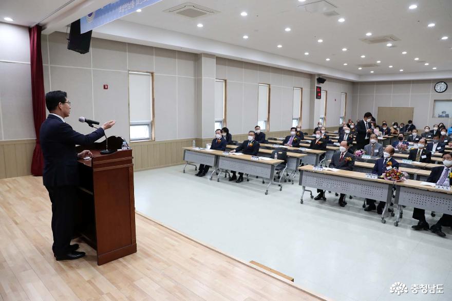 “건강하고 품위 있는 노후 보장 힘쓸 것” 사진
