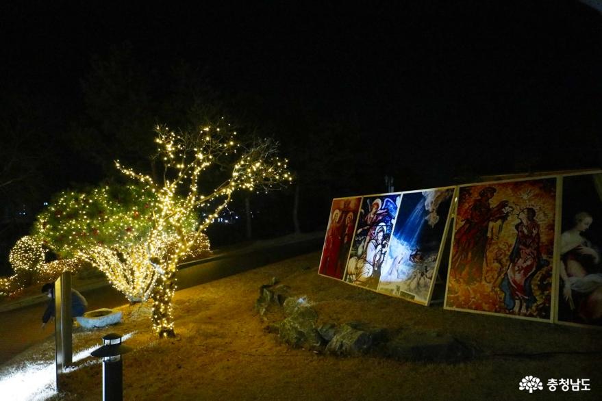 겨울이 아름다운 ‘성탄마을'로 변신한 공세리성당 사진