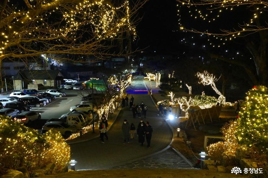 겨울이 아름다운 ‘성탄마을'로 변신한 공세리성당 사진