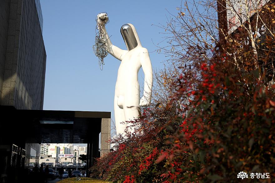 길거리 갤러리 천안 아라리오광장 조각공원 사진