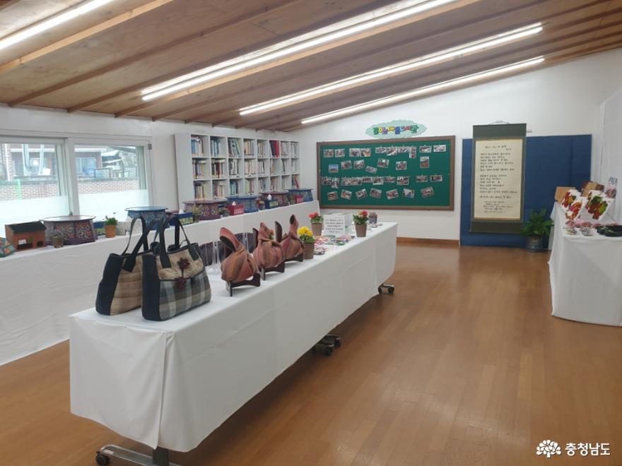 문산마을도서관, ‘삶의 이야기가 있는 작은 전시회’ 개최