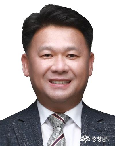 [2020천안을 빛낸 사람들] 시민의 봉사자로 의정 활동에 임하는 천안시의회 ‘권오중’ 의원