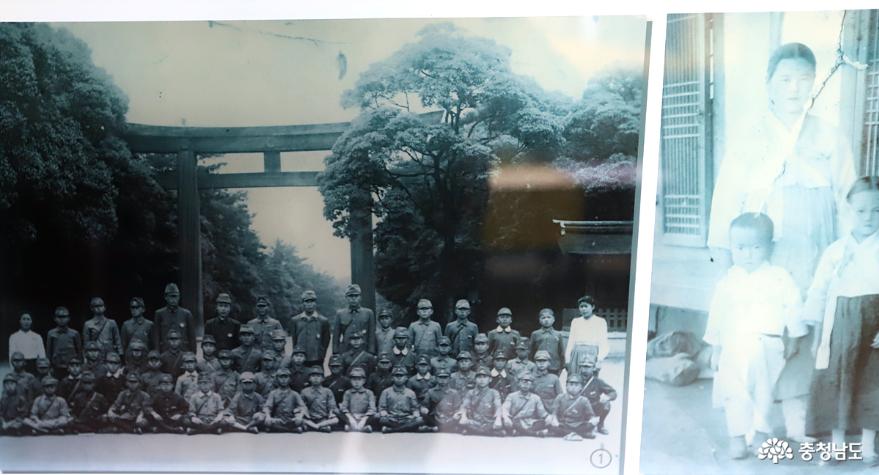 12 1944년 14세때 부여국민학교를 졸업하고 일본 메이지신궁을 방문했을때. 식민지의 암울했던 모습이 그대로 보여진다. 그리고 오른쪽 사진은 어머니와 누나의 모습이다.