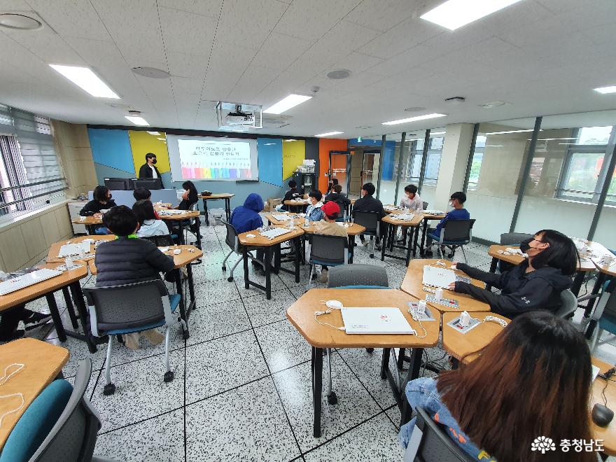 태안 방포초등학교 5-6학년 학생들이 5월 20일꿈을 잡(job)는 소프트웨어 진로 체험학습을 홍성 충남소프트웨어교육체험센터로 다녀왔다.