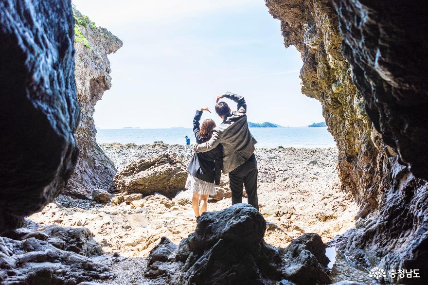 사랑이 일렁이는 바다, 태안 ‘삼봉해변과 해식동굴’ 사진