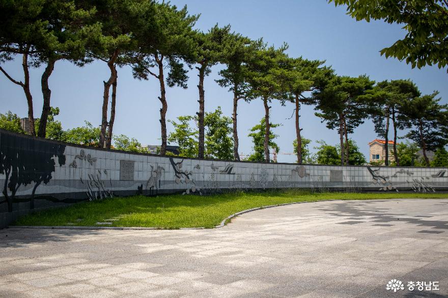 홍성과 예산 주민의 추억을 담은 내포 신도시 애향공원 사진