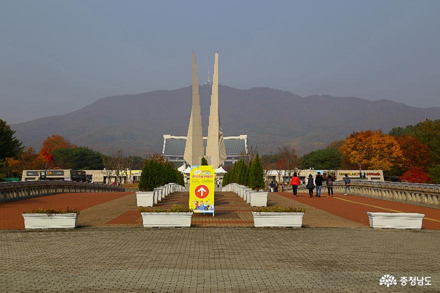 가을을 담은 충남 천안 독립기념관 여행 사진