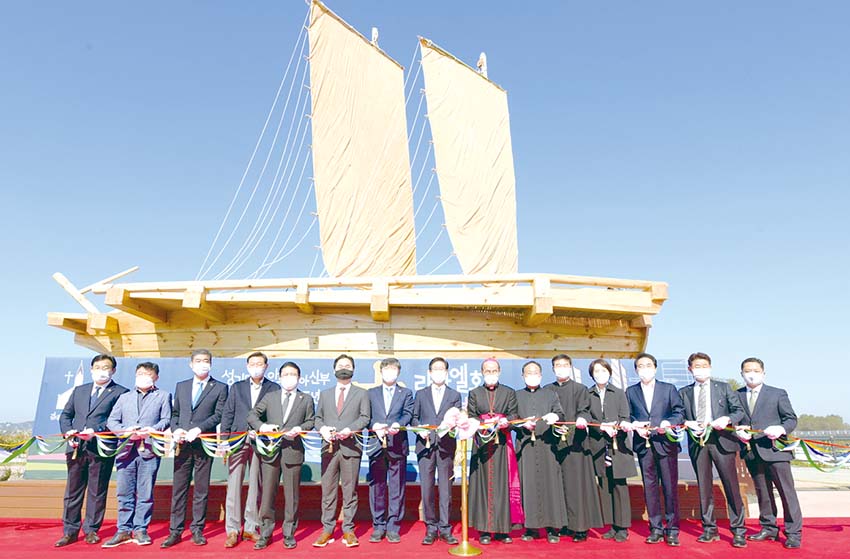 ‘한국 천주교의 위대한 첫발’ 라파엘호 복원