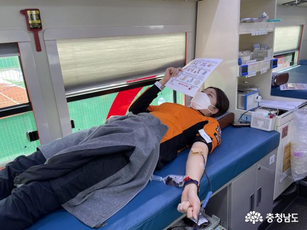  2월 17일 서산소방공무원을 비롯한 의용소방대원들도 헌혈에 나섰다.
