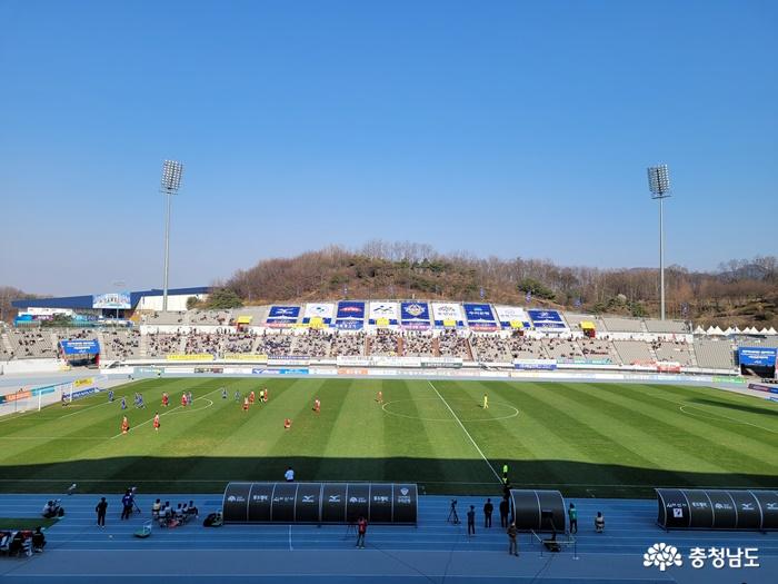 충남아산FC, 4·28 즈음해 K리그1 수원FC와 친선전…이승우 출전여부 주목