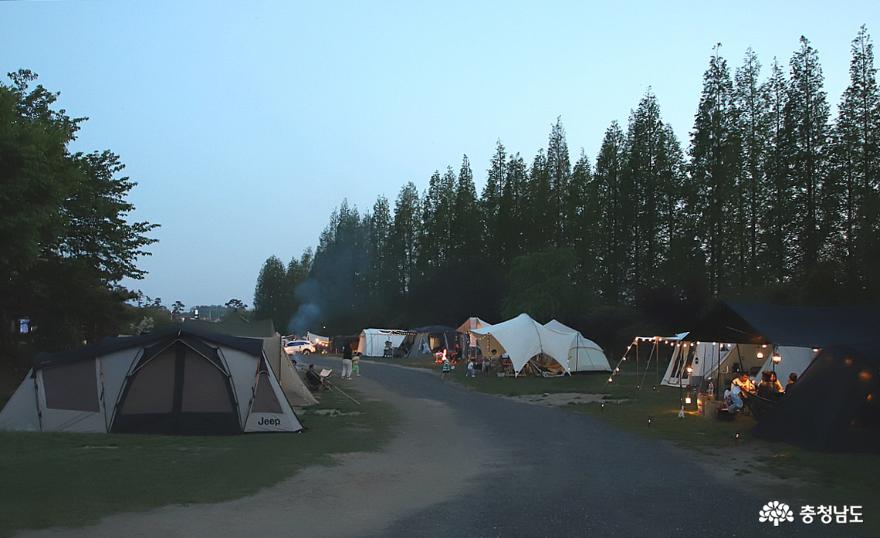 가족캠핑의 낙원 삼원 레저타운 캠핑장 사진