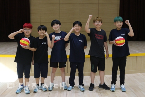 (왼쪽부터) 이번 대회에 출전한 김동건(초5), 최정호(초5), 배성우(초6), 박건우(초6), 최시온(초6), 이재한(초5) 학생