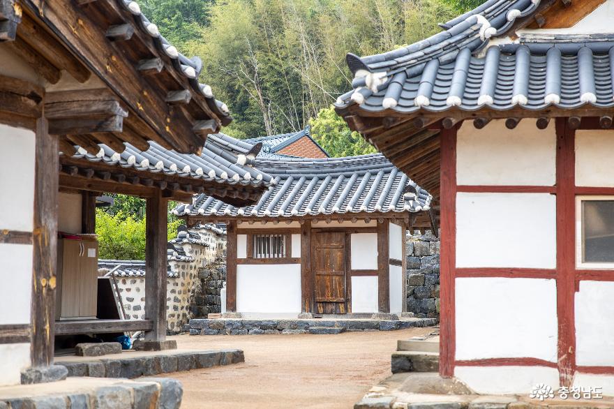 아름다운 벽화마을과 함께하는 부여 '임천향교' 사진