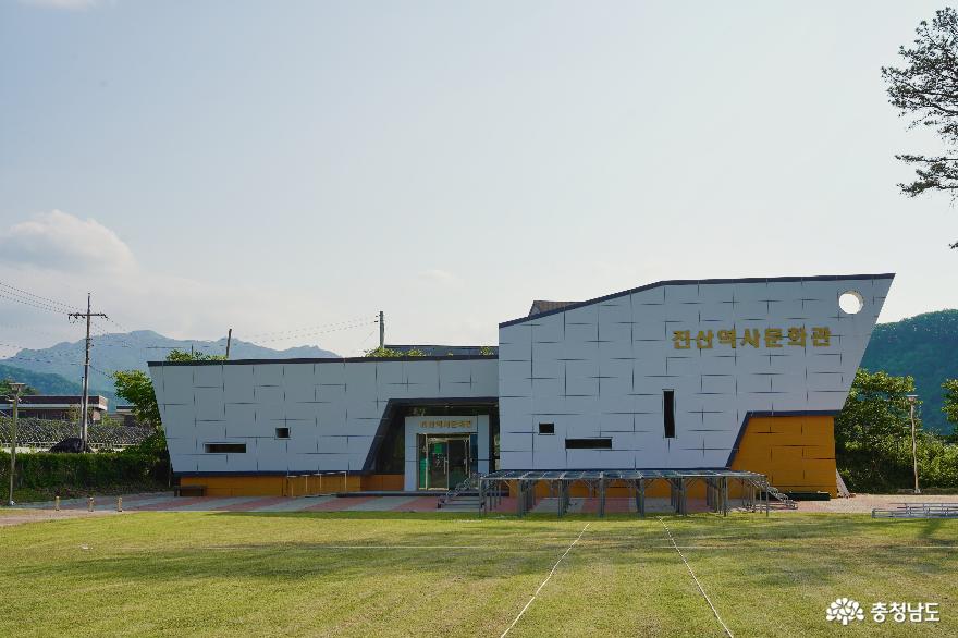 대둔산자락에자리한오래된천주교성당금산진산성지성당과진산역사문화관 6