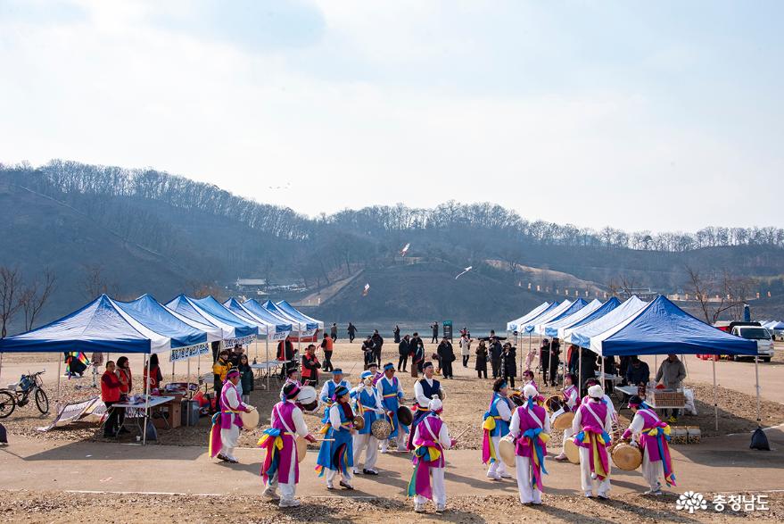 충청남도 부여와 공주에서 펼쳐진 정월대보름 축제 사진