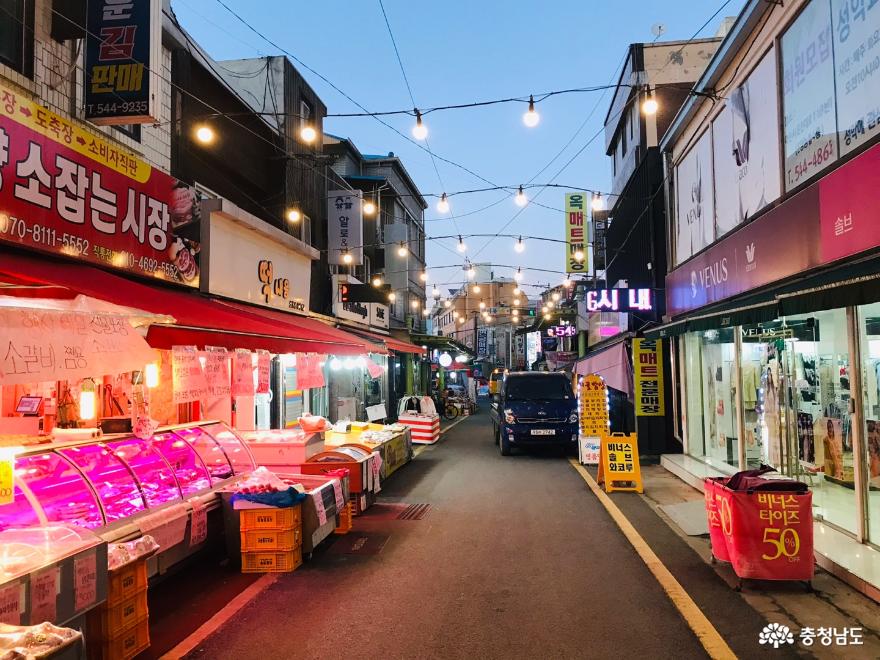 여행 - 예산 시장 이어 아산 전통시장도 새봄 맞아 기지개 켤 준비 - 충청남도 예산 시장 이어 아산 전통시장도 새봄 맞아 기지개 켤 준비