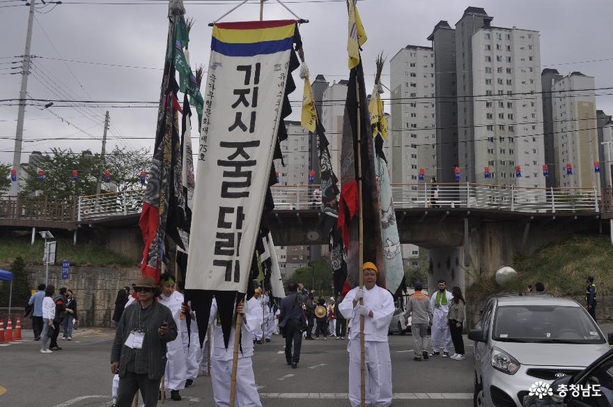 전통의 꽃으로 찬란하고 아름답게 피어난 기지시줄다리기 제례 현장