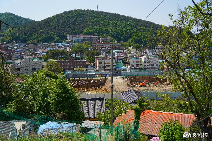 공주 강남교차로의 비석공원을 소개합니다.