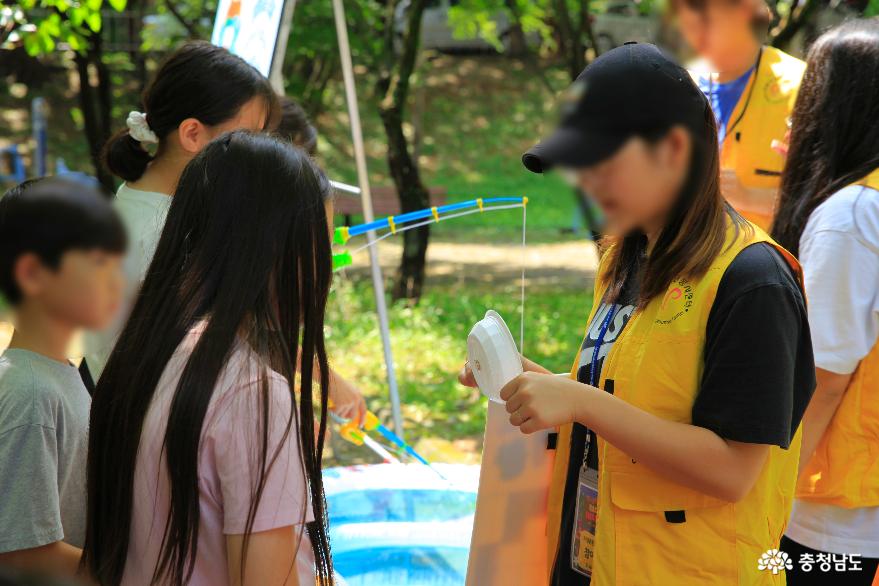 계룡시 자원봉사센터가 주관하는 청소년 벼룩시장