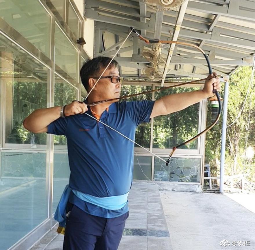 노함래 사두의 국궁 연습 모습. 