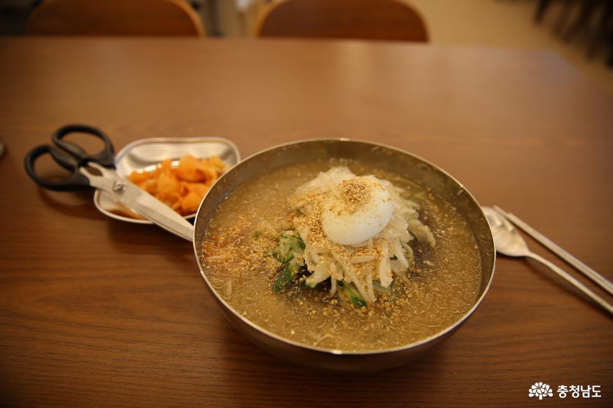 여행 - 입맛이 성장하게 되면 맛이 있어지는 서산의 모범 별미 칡냉면 - 충청남도 입맛이 성장하게 되면 맛이 있어지는 서산의 모범 별미 칡냉면
