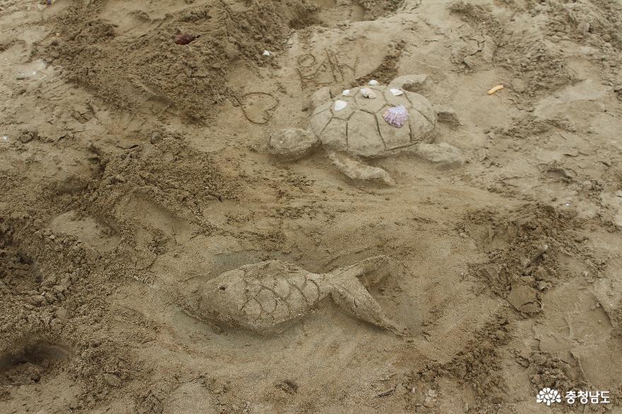 몽산포 백사장의 모래로 빚은 예술작품