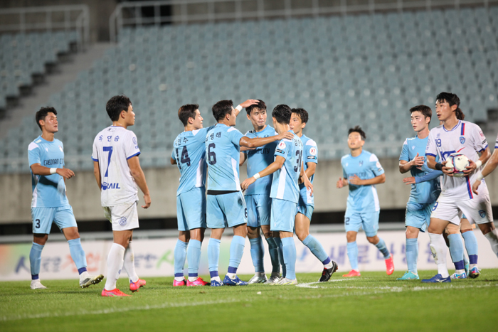 천안시축구단, ‘후반에만 3실점’ 대전에 역전패