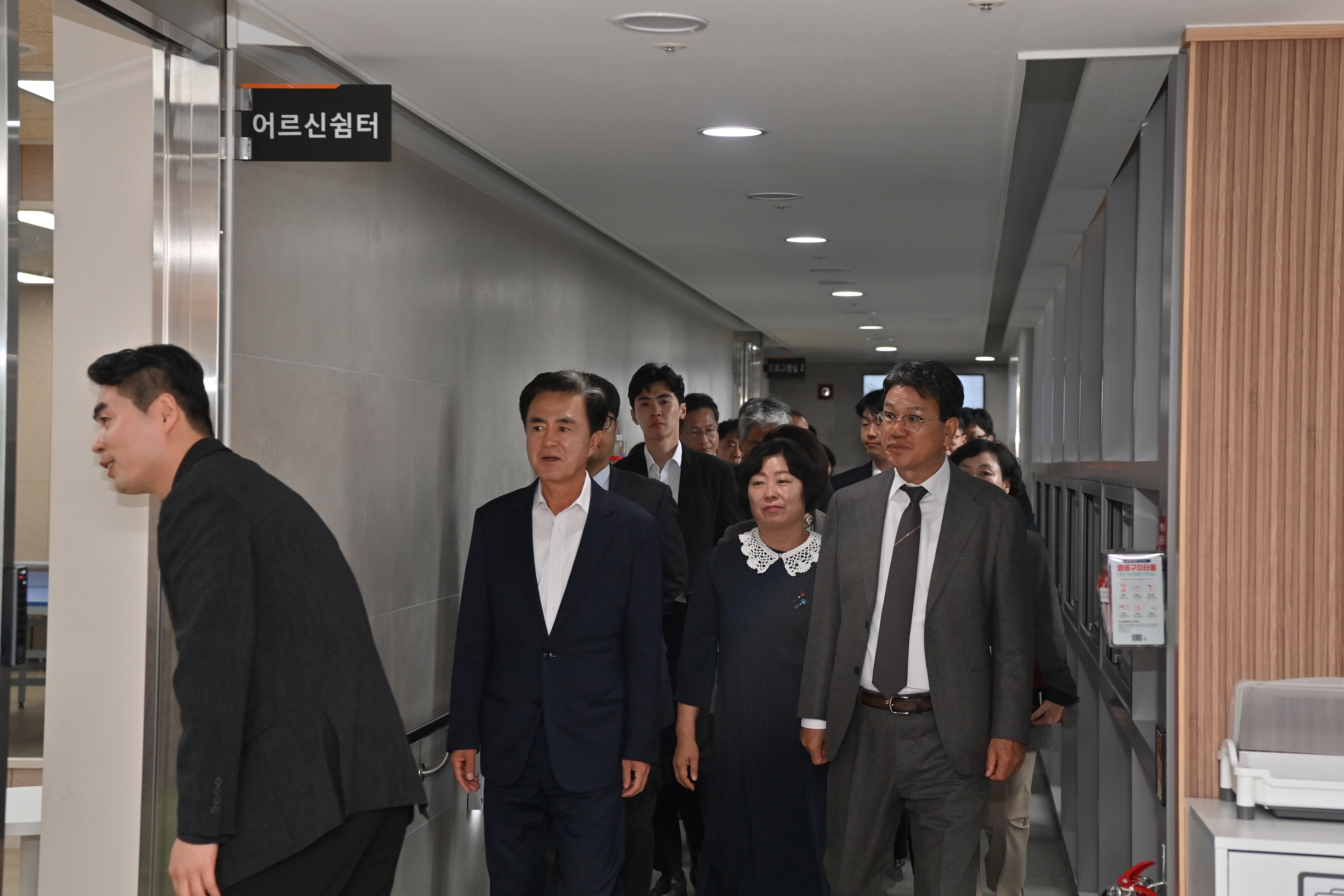 김태흠 도지사는 20일 민선8기 4년 차 시군 방문 열 번째 일정으로 청양군을 찾아 도민과 직접 소통하며 지속 가능한 미래 발전 방안을 모색했다. 관련사진 10