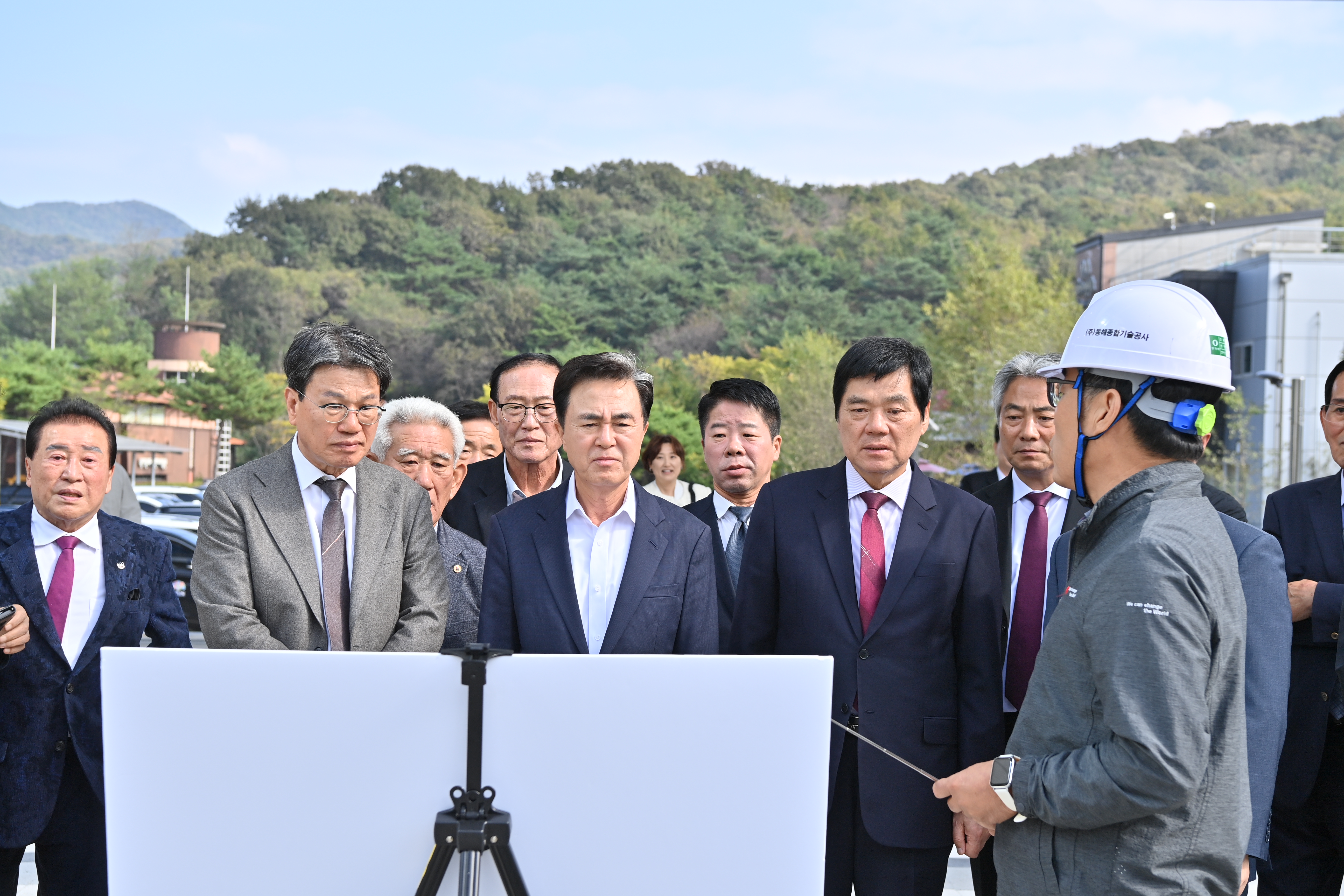 김태흠 도지사는 20일 민선8기 4년 차 시군 방문 열 번째 일정으로 청양군을 찾아 도민과 직접 소통하며 지속 가능한 미래 발전 방안을 모색했다. 관련사진 6