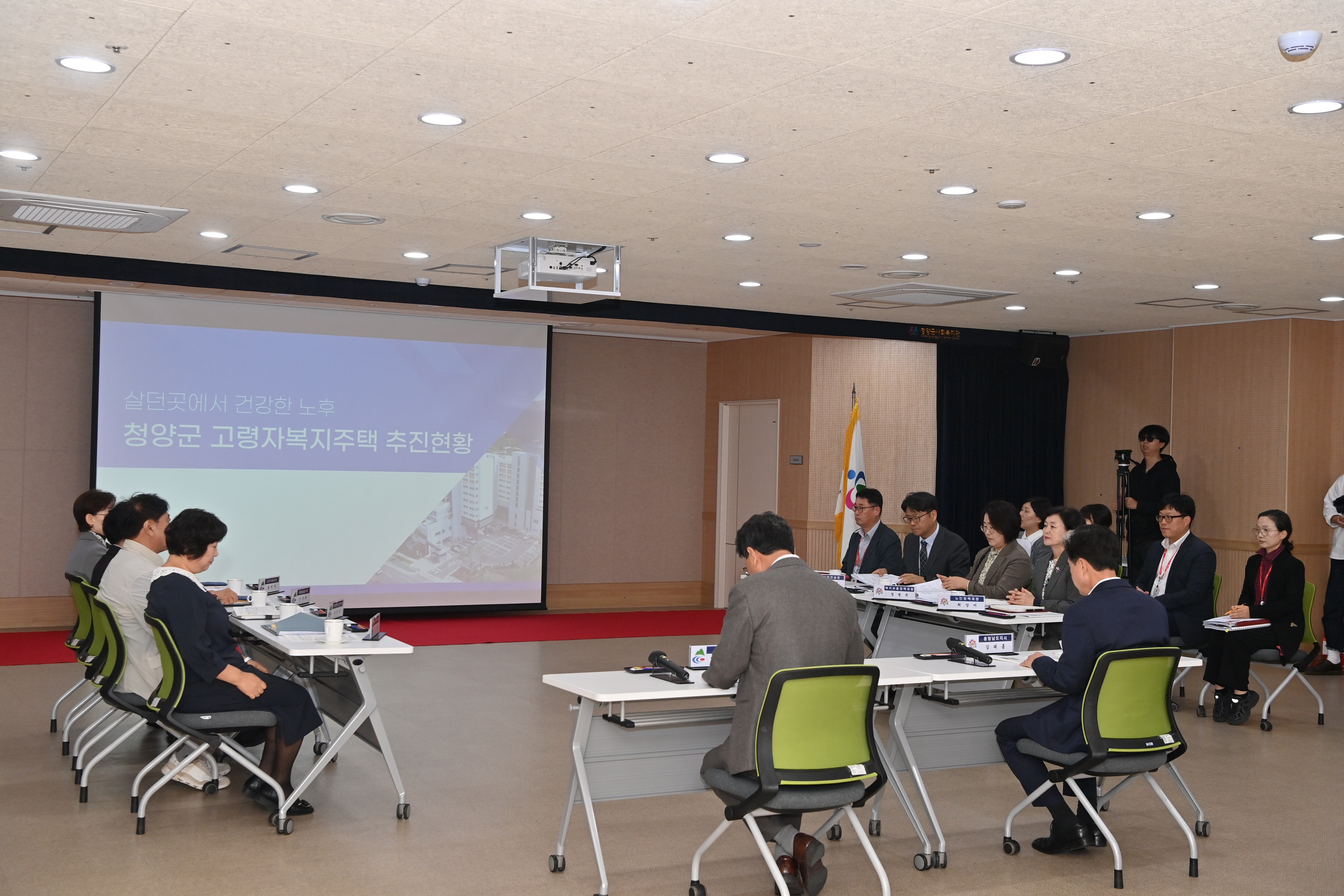 김태흠 도지사는 20일 민선8기 4년 차 시군 방문 열 번째 일정으로 청양군을 찾아 도민과 직접 소통하며 지속 가능한 미래 발전 방안을 모색했다. 관련사진 8