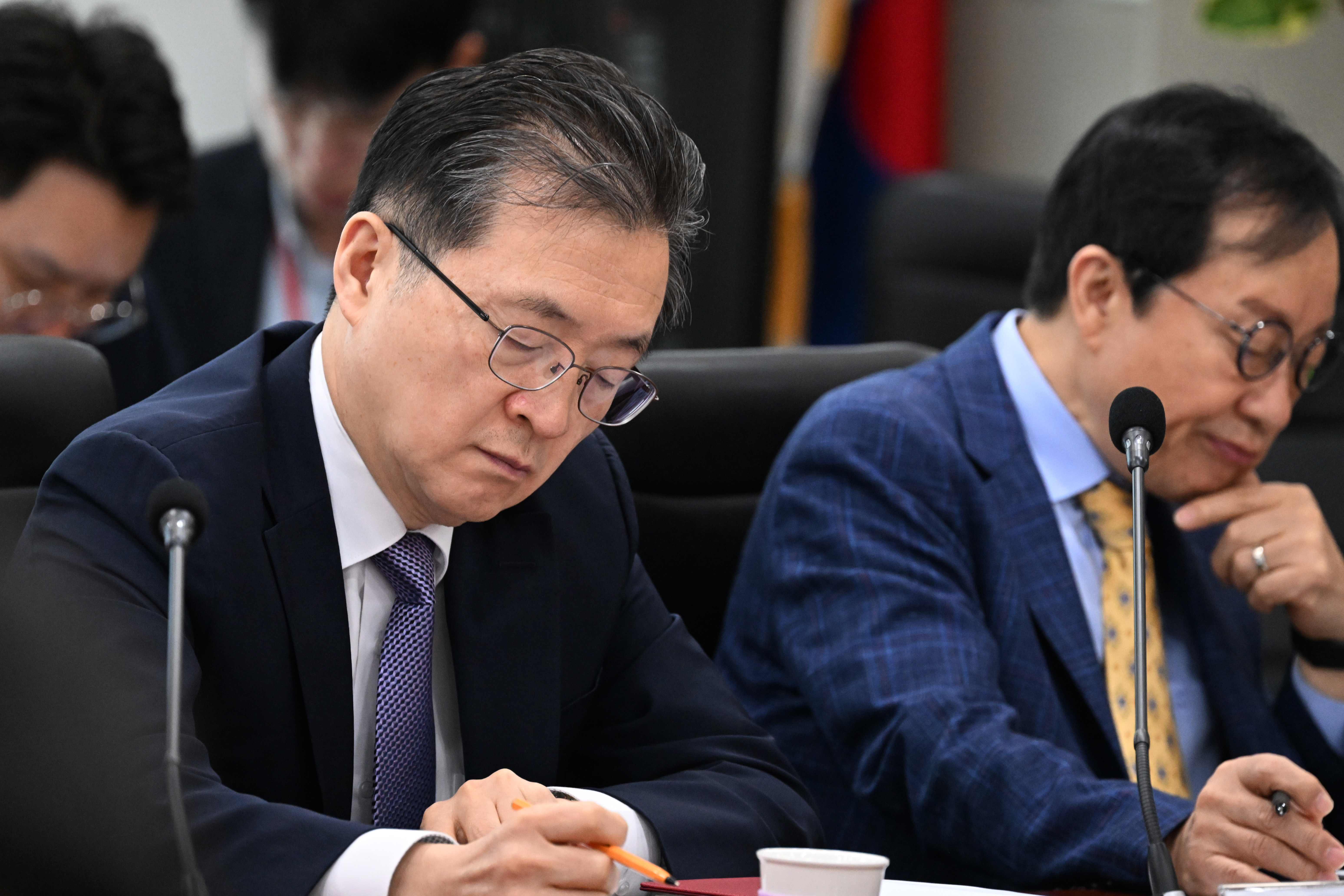 김태흠 도지사는 28일 도청 중회의실에서 열린 ‘제76차 실국원장회의’를 주재했다. 관련사진 6