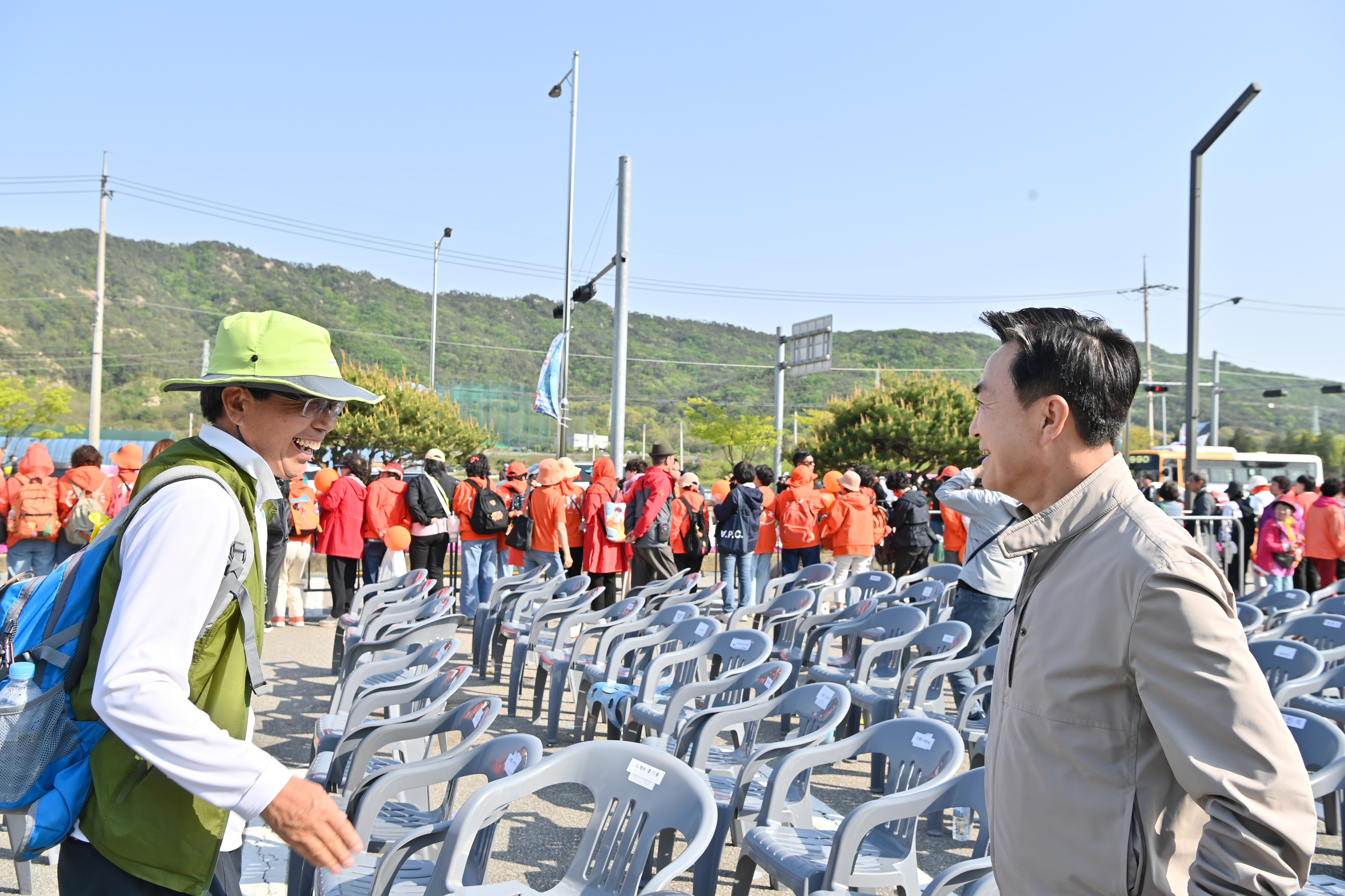 김태흠 도지사는 26일 예산군 충의사 주차장 특설무대에서 열린 전국노래자랑 예산군편 녹화에 참석해 관람했다. 관련사진 6