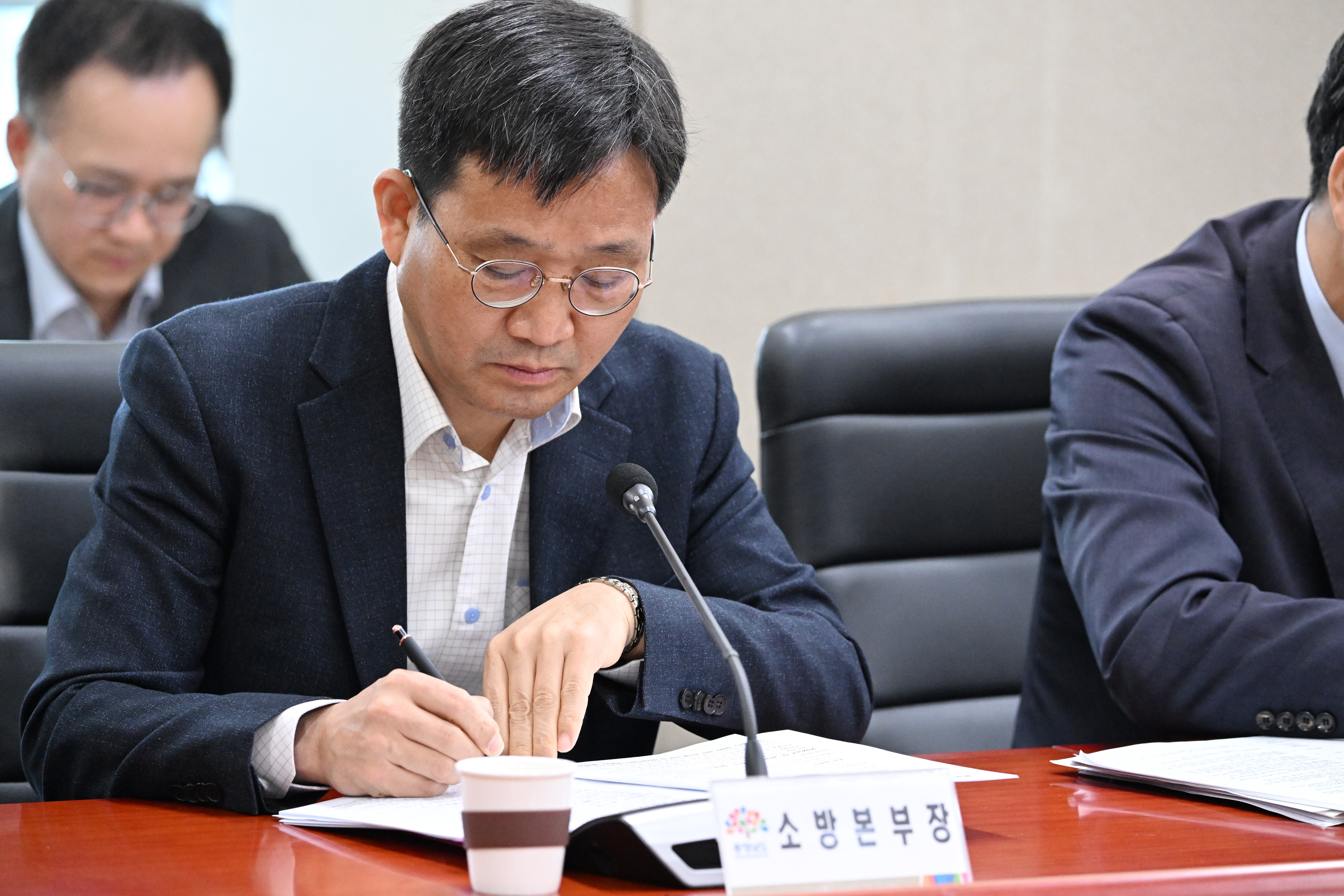 김태흠 도지사는 28일 도청 중회의실에서 열린 ‘제76차 실국원장회의’를 주재했다. 관련사진 8