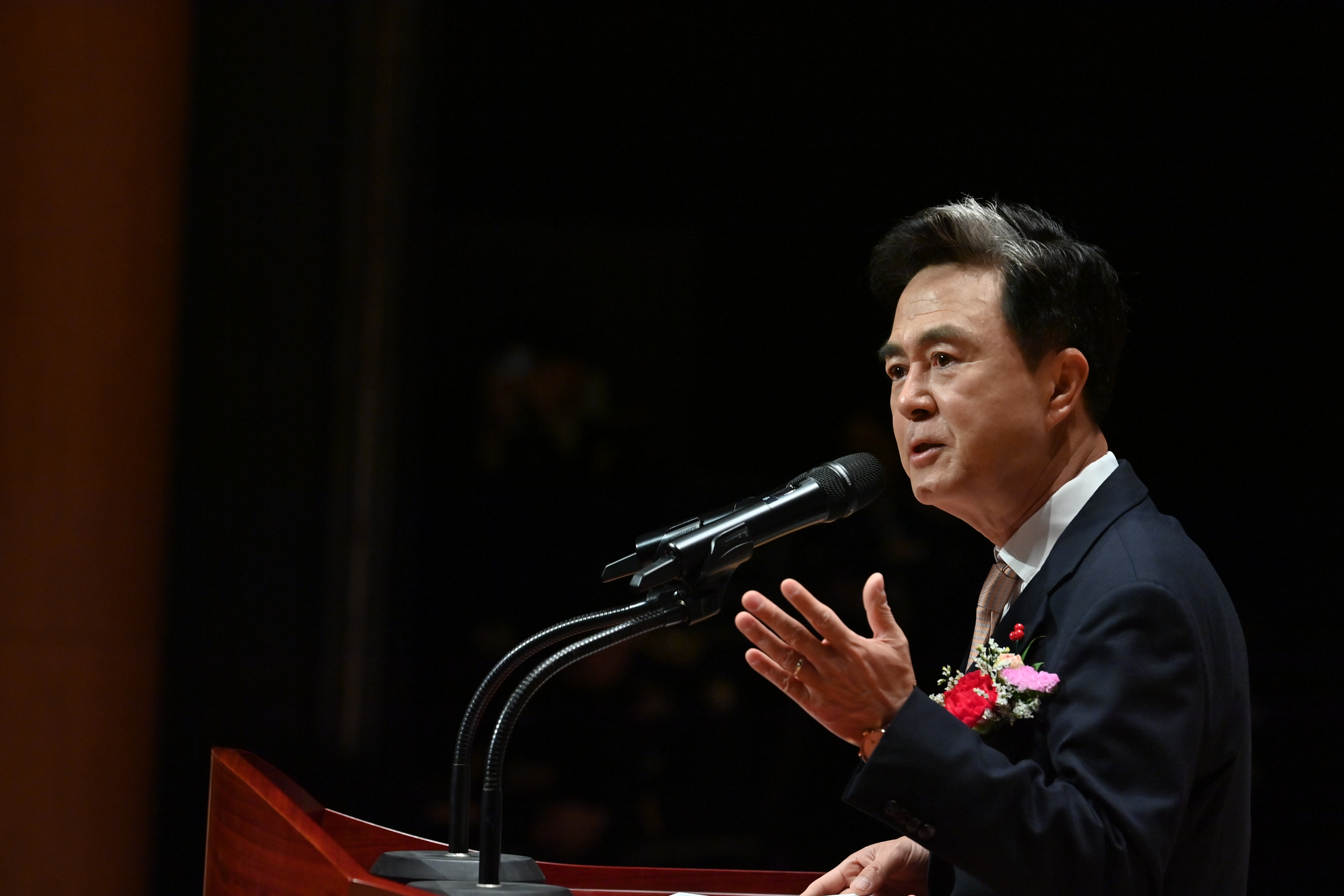 김태흠 도지사는 23일 도청 문예회관에서 열린 '2025년 의용소방대 성과보고 및 임명장 수여식'에 참석했다. 관련사진 10