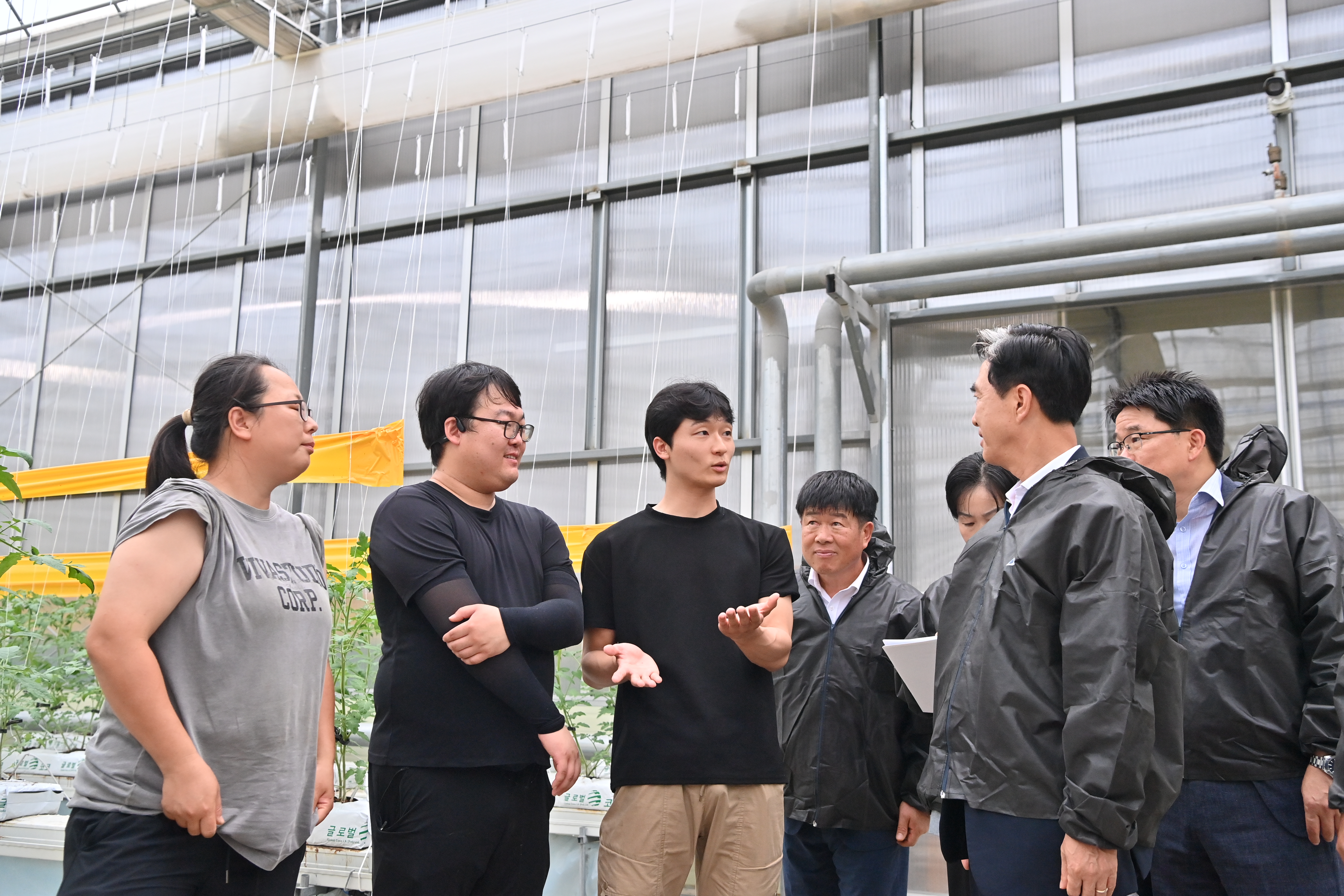 김태흠 도지사는 16일 시군 방문 네 번째 일정으로 당진시를 찾아 석문면 삼화리 일원에 조성한 당진시 스마트팜 사관학교를 점검했다. 관련사진 7