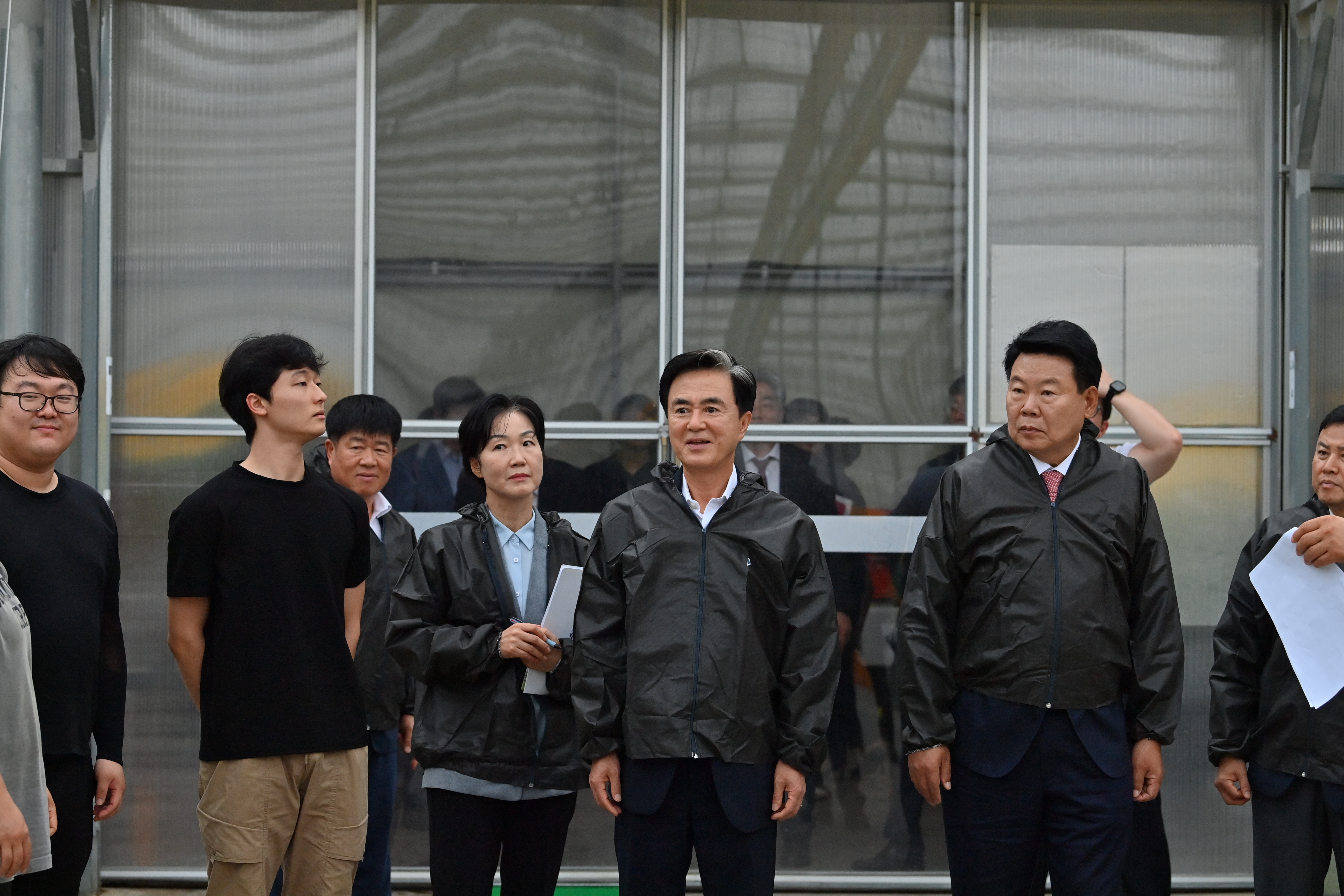 김태흠 도지사는 16일 시군 방문 네 번째 일정으로 당진시를 찾아 석문면 삼화리 일원에 조성한 당진시 스마트팜 사관학교를 점검했다. 관련사진 2