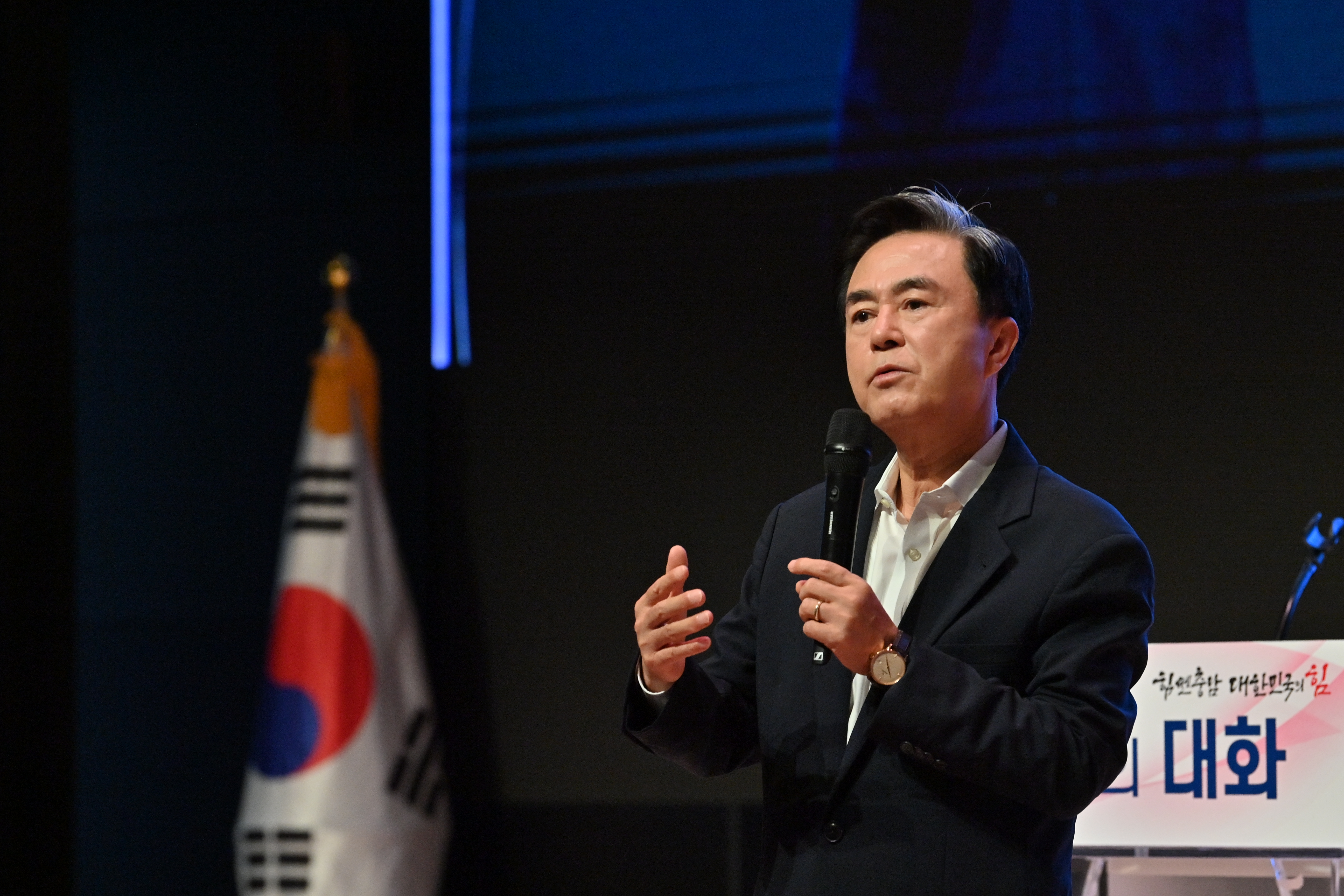 김태흠 도지사는 16일 민선8기 4년 차 시군 방문 네 번째 일정으로 당진시를 찾아 도민과 직접 소통하며 지속 가능한 미래 발전 방안을 모색했다. 관련사진 5