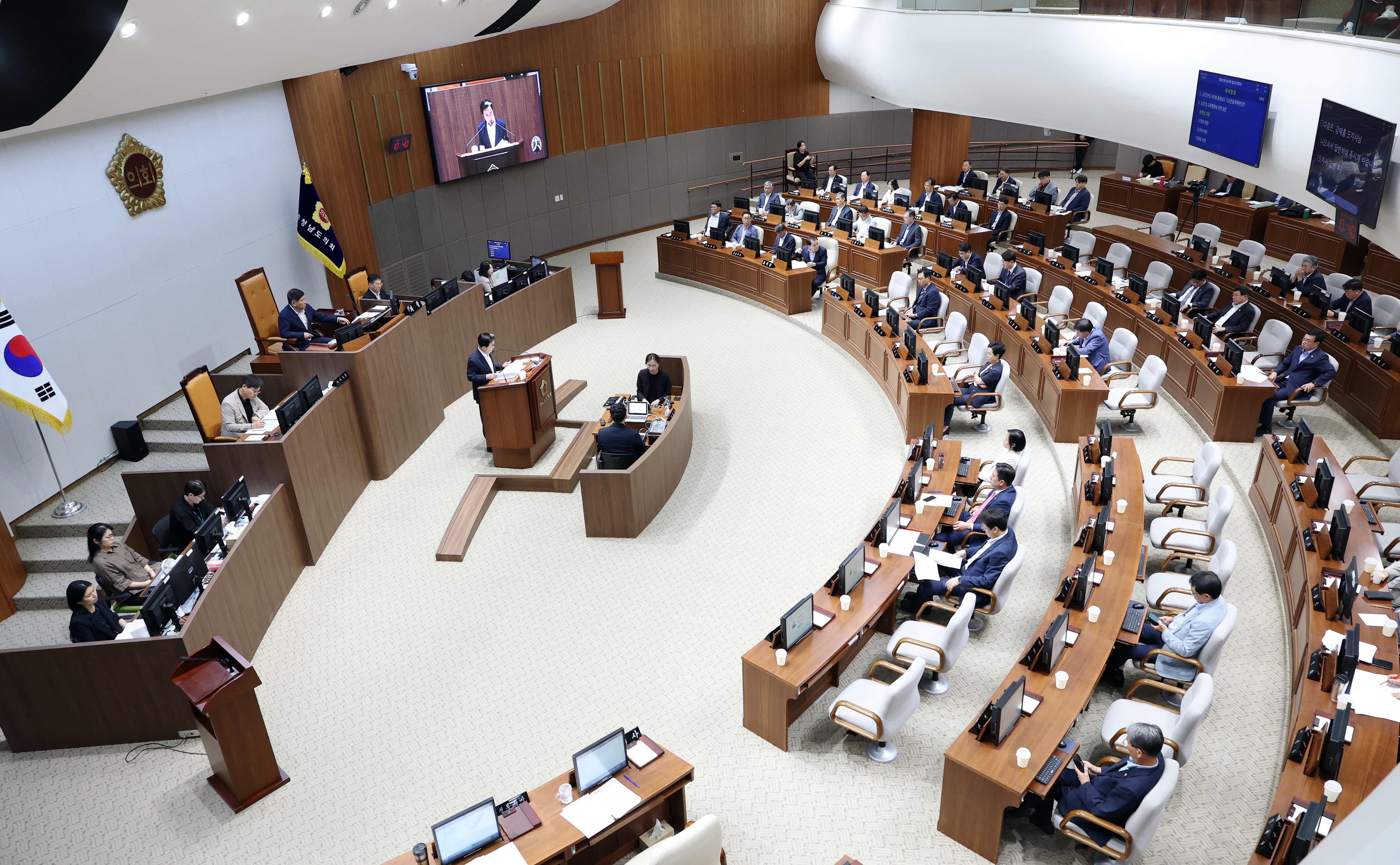 김태흠 도지사는 9일 충남도의회 본회의장에서 열린 '제361회 충남도의회 임시회 제2차 도정질문'에 참석했다. 관련사진 10